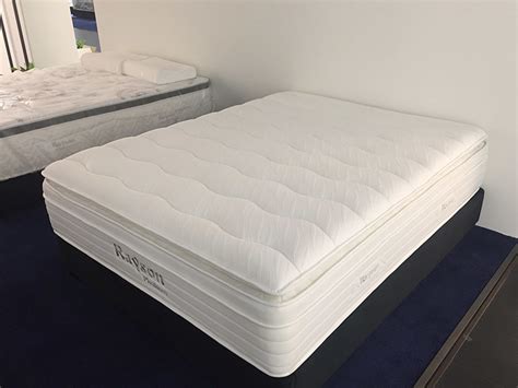 Hotel mattress brands - Most hotel mattresses require longer delivery times – up to five or six weeks, in some cases. Comparatively, most mattresses from online brands reach their U.S. destination in 10 business days or less. Keep in mind that, for most standard deliveries, the shipping personnel will leave the mattress on the customer’s doorstep.